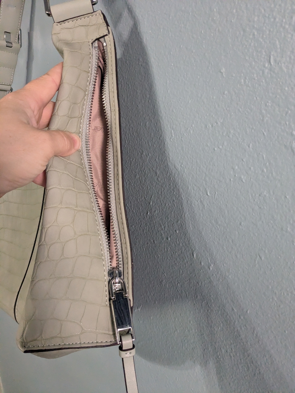 Calvin Klein Max Mint Croc-Embossed Shoulder Bag - Picture 4 of 7